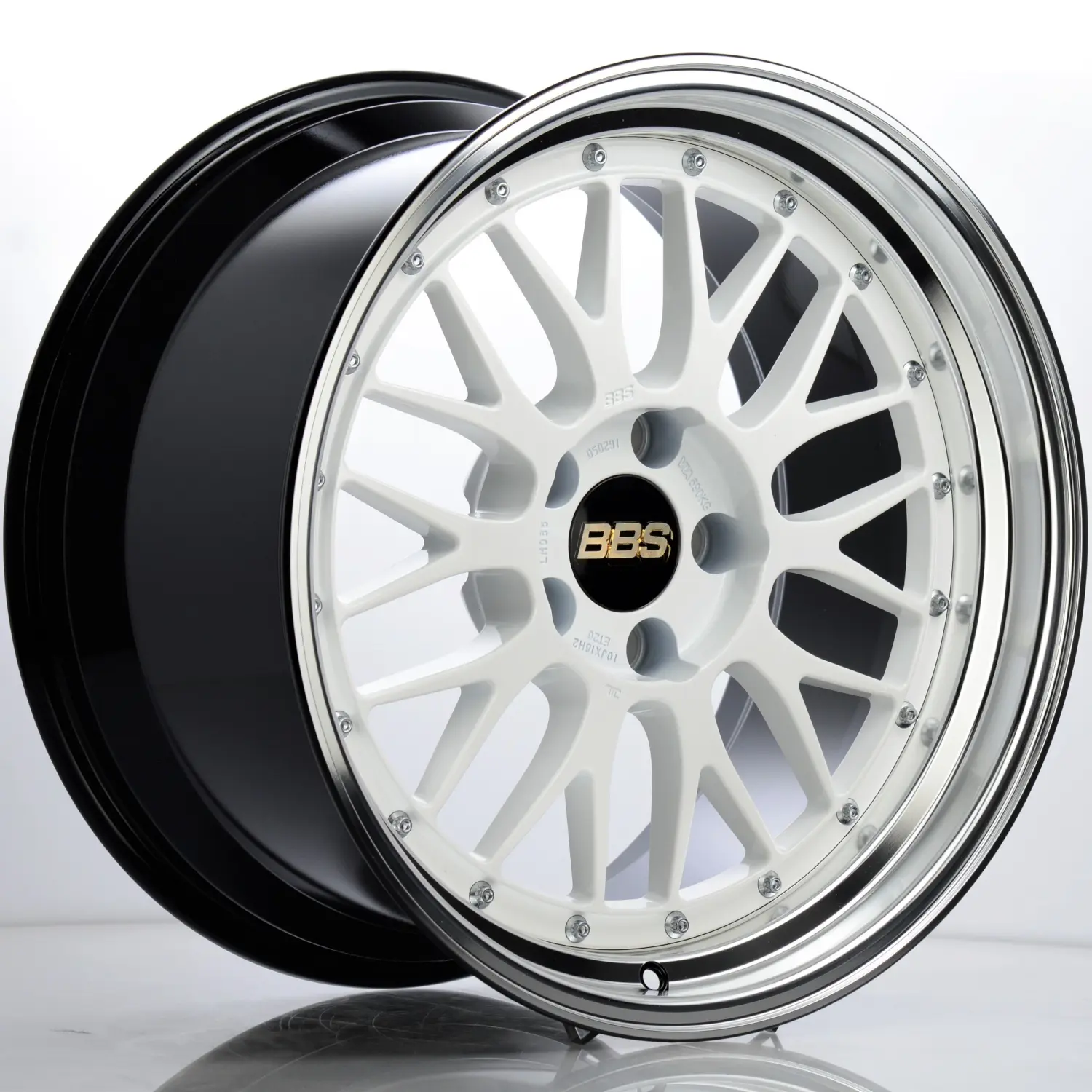BBS Forged Line LM Wheel (17×8.5 5-120 +18) in White Blue & Diamond-Cut [LM276WBP-BKBD]