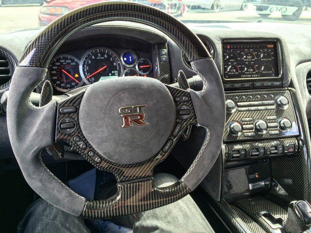 GT-RR Ultimate Spec Carbon Fiber Steering Wheel for 2009-16 Nissan GT-R [R35]