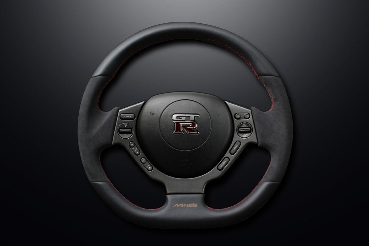 Mine’s Leather Steering Wheel for R35 Nissan GT-R