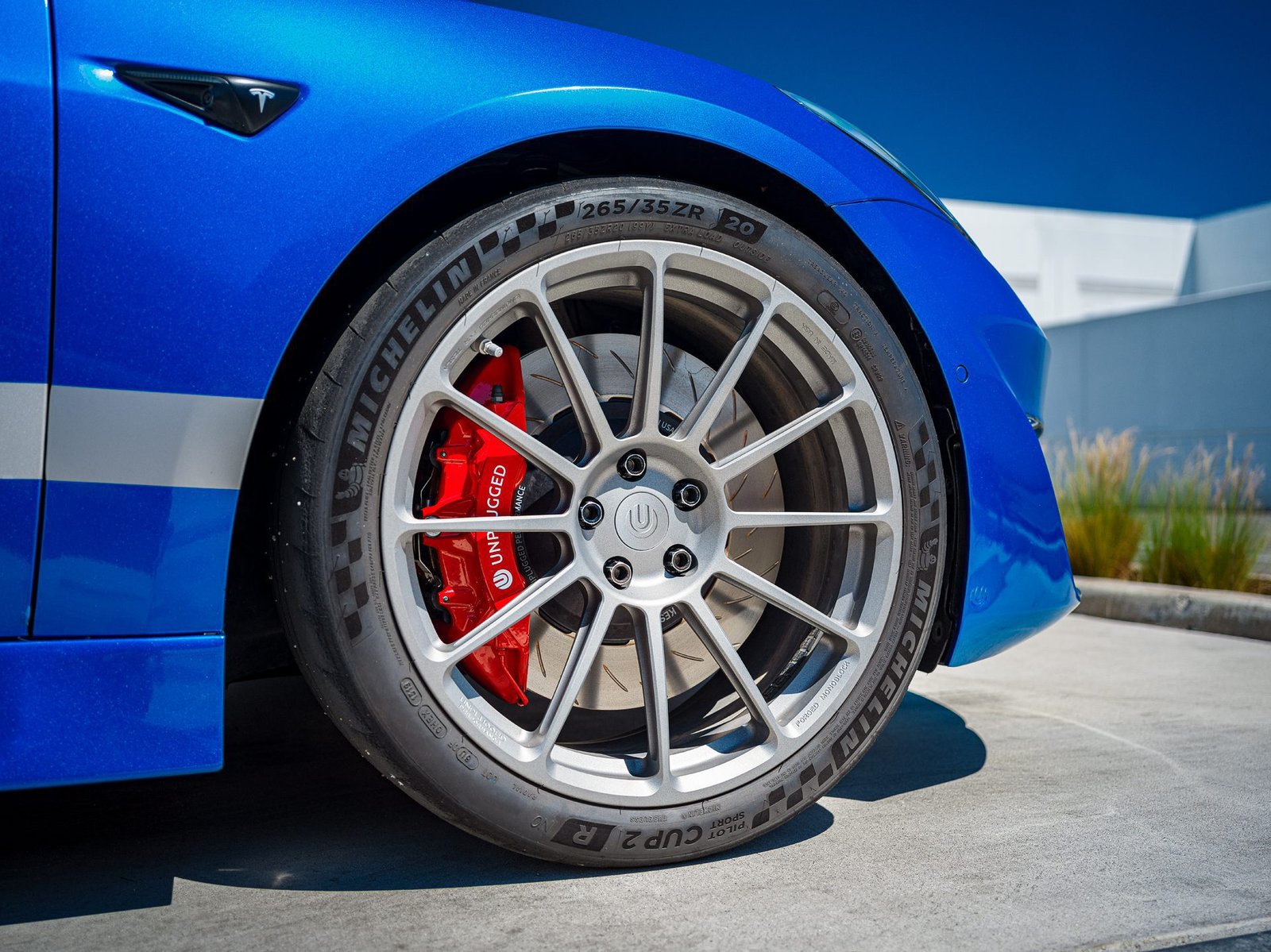 Tesla Model 3 and Model Y Iron 6-Piston Front Big Brake Kit (BBK) UP x PFC