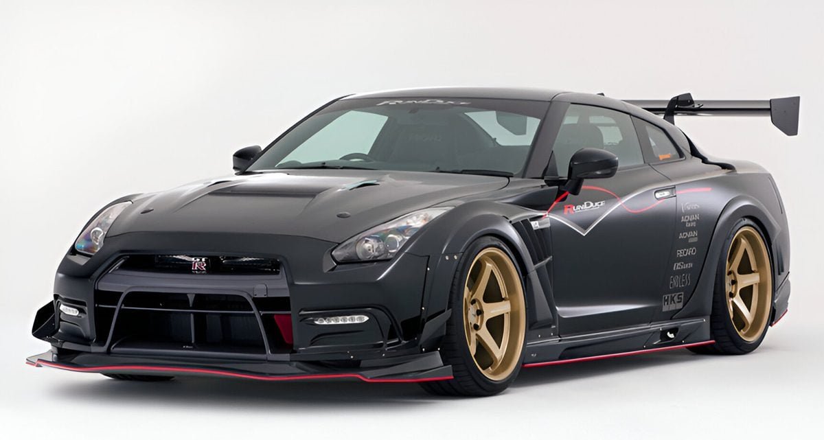 Varis Ultimate 17′ Front Bumper Ver.2 & Wide Under Lip for CBA-R35 / DBA-R35 Nissan GT-R [VANI-220]