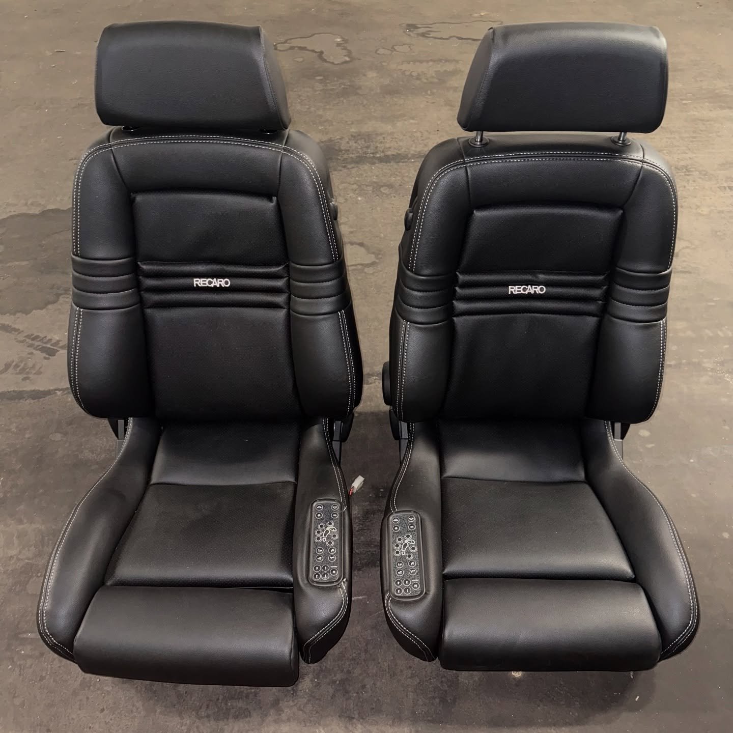 2x RECARO DSE Full Electric Seats – Genuine Mercedes-Benz Parts