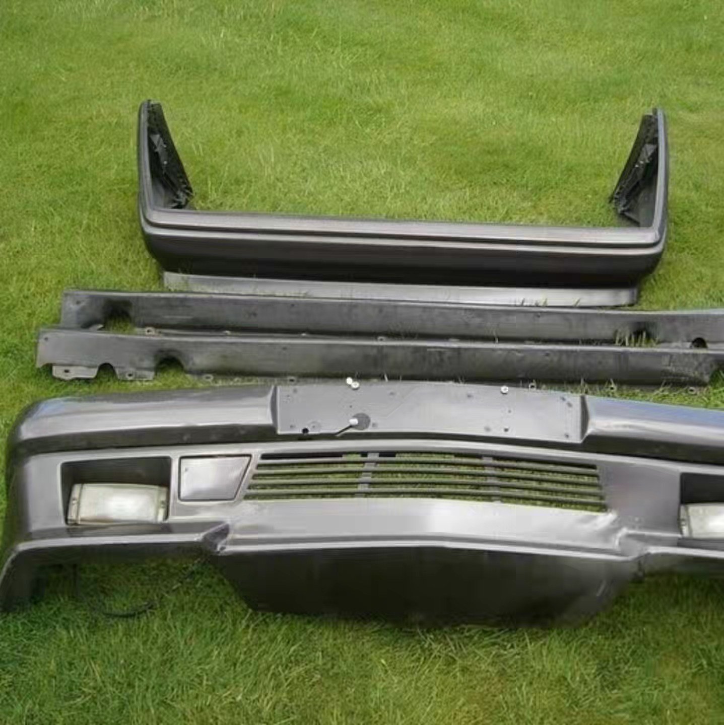 AMG W124 Sedan Gen I Body Kit – Genuine Mercedes-Benz Parts