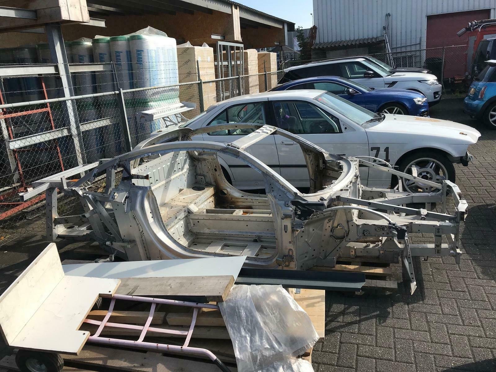 AUDI R8 5.2 V10 BODY – Genuine Mercedes-Benz Parts