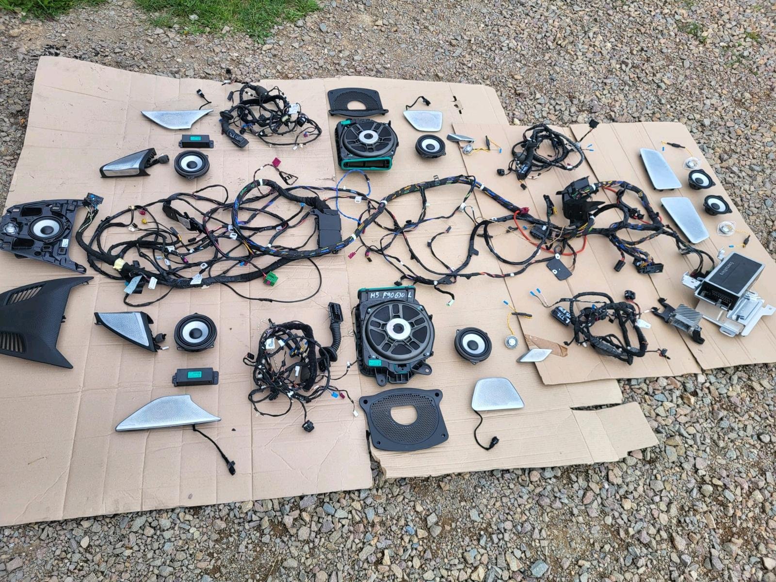 BMW Bowers & Wilkins (B&W) Diamond Surround sound system – Genuine Mercedes-Benz Parts