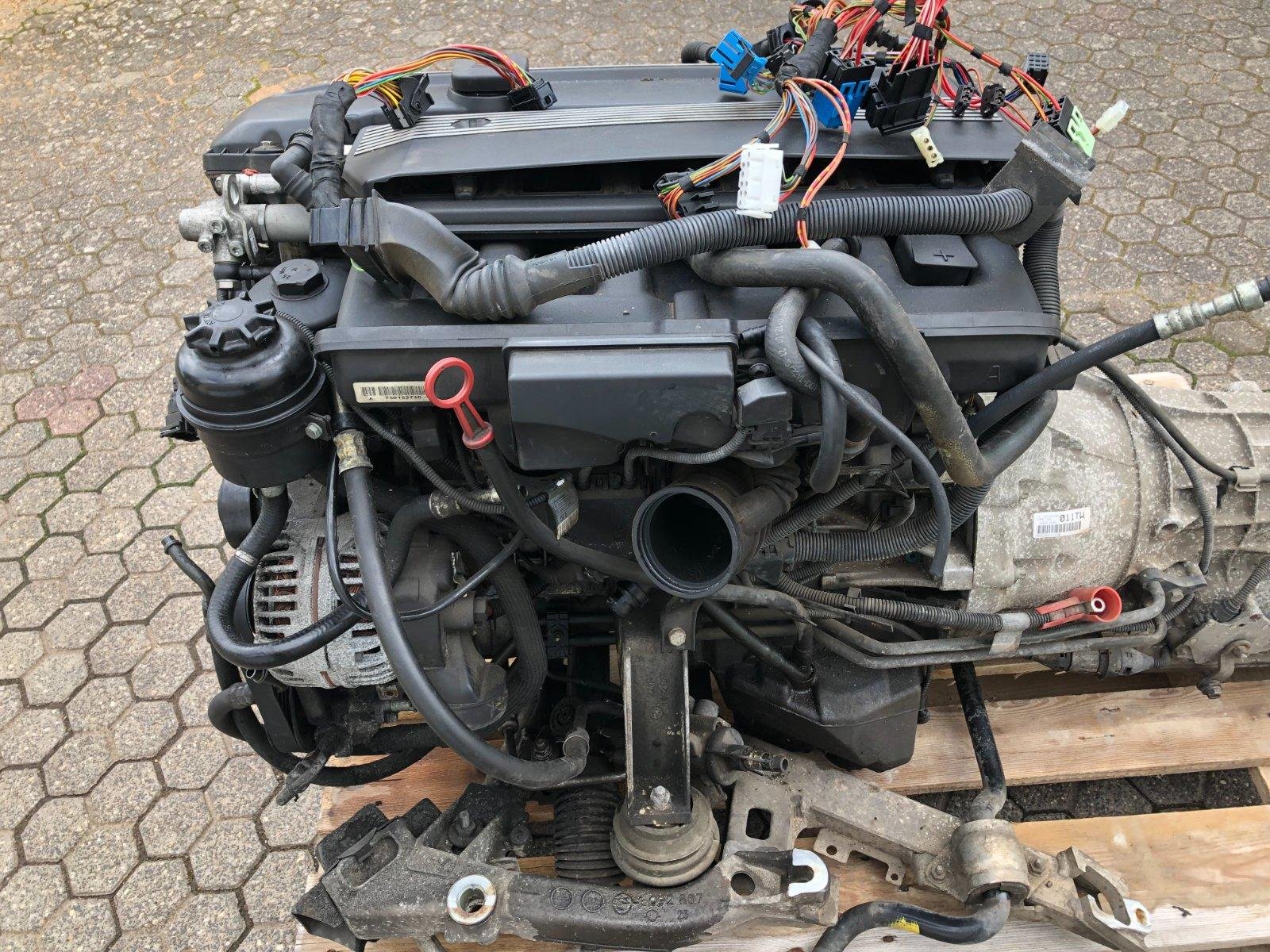 BMW M54B25 2.5L Engine – Complete 141kW (192 HP) – Genuine Mercedes-Benz Parts