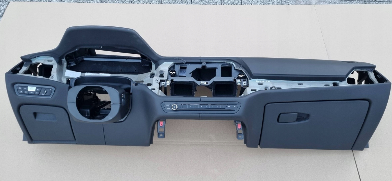 BMW Nappa Smooth-Leather Dashboard – Genuine Mercedes-Benz Parts