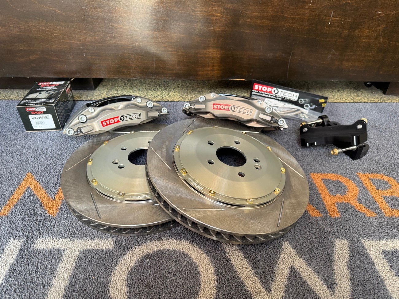 Brake Kit for Mercedes-Benz W124 500E / E500 – Genuine Mercedes-Benz Parts