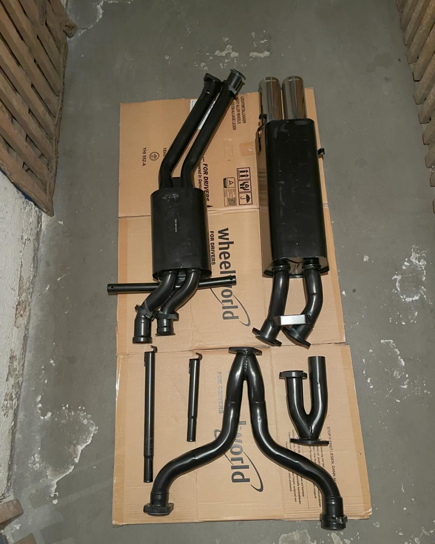 Complete Exhaust System Kit for Mercedes-Benz W126 & C126 – Genuine Mercedes-Benz Parts