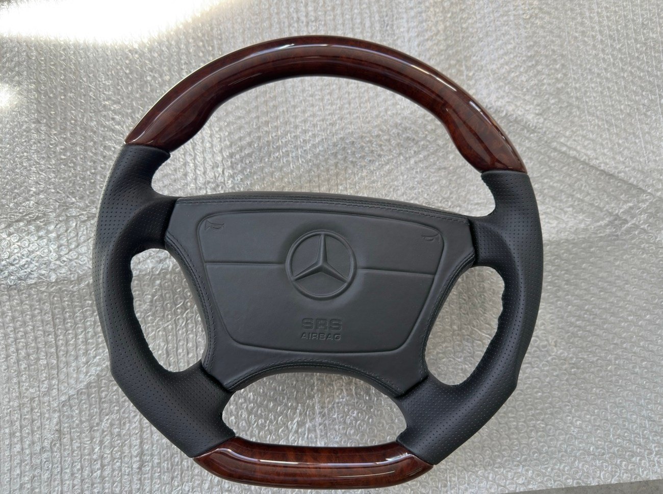 Custom Leather/Wood Mercedes-Benz Steering Wheel W124/ R129 / W210 – Genuine Mercedes-Benz Parts