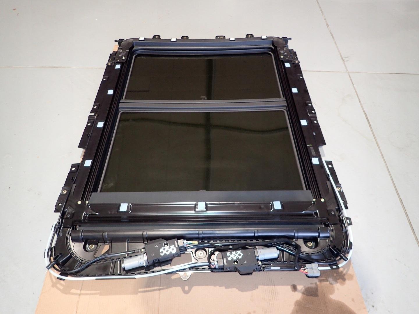 Dodge Ram V Panorama Sunroof – Genuine Mercedes-Benz Parts