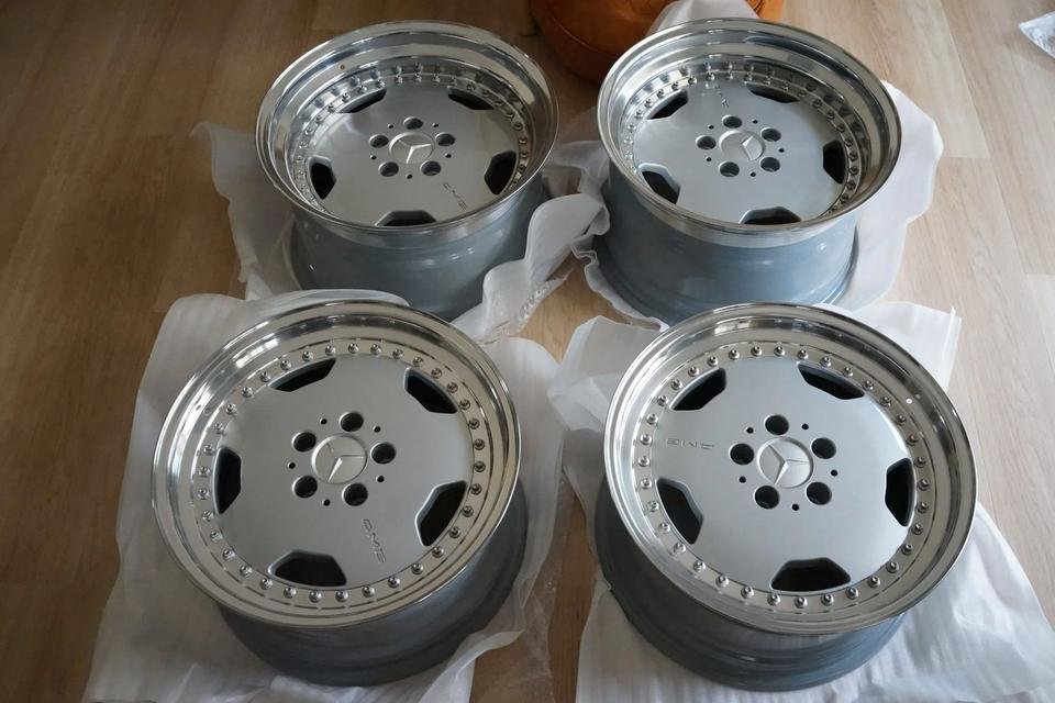Genuine AMG Aero III 17 Wheel Set by OZ Racing – Genuine Mercedes-Benz Parts