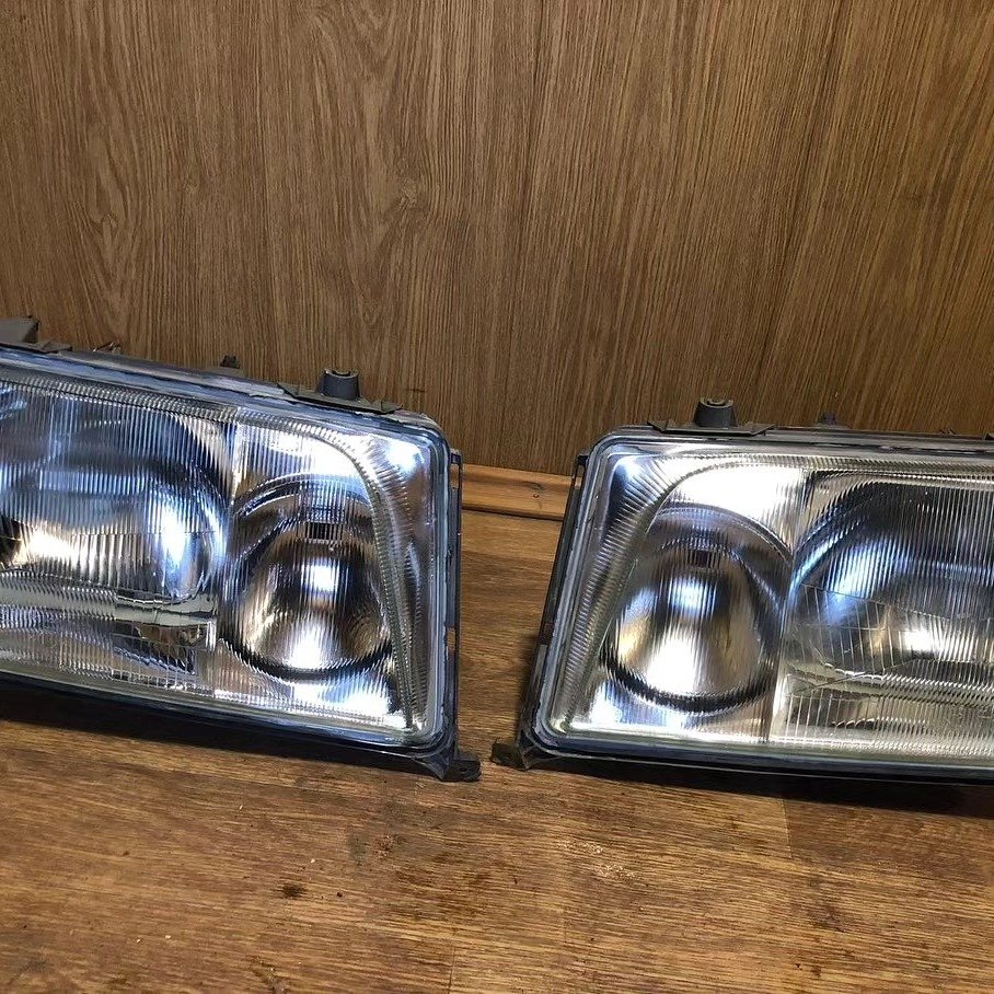Hella E500 Headlights – Genuine Mercedes-Benz Parts