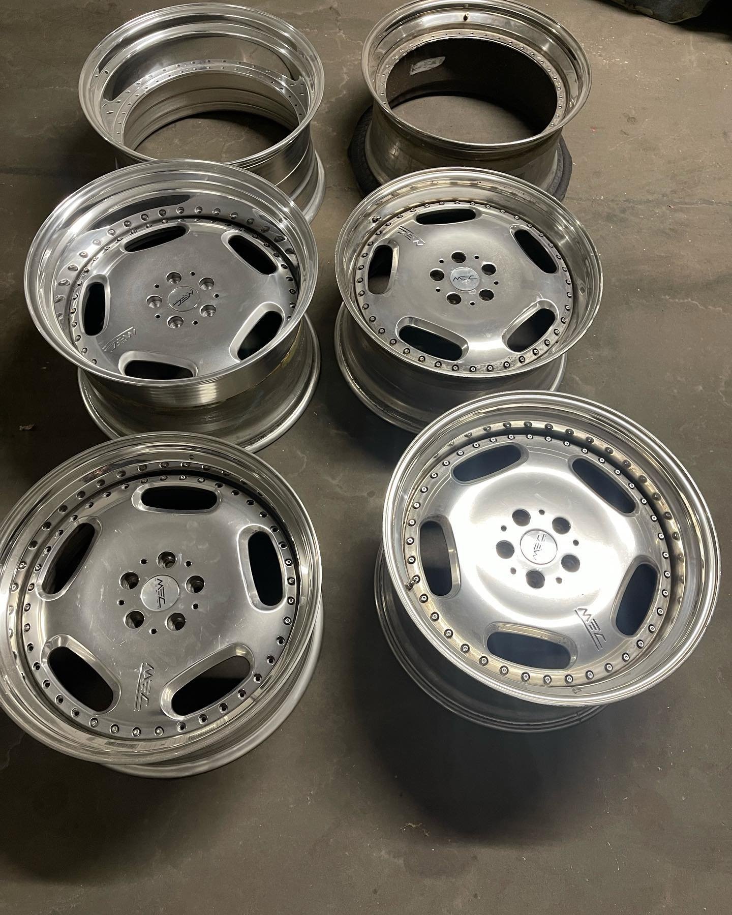 MEC Classico 3-Piece Wheels – Genuine Mercedes-Benz Parts