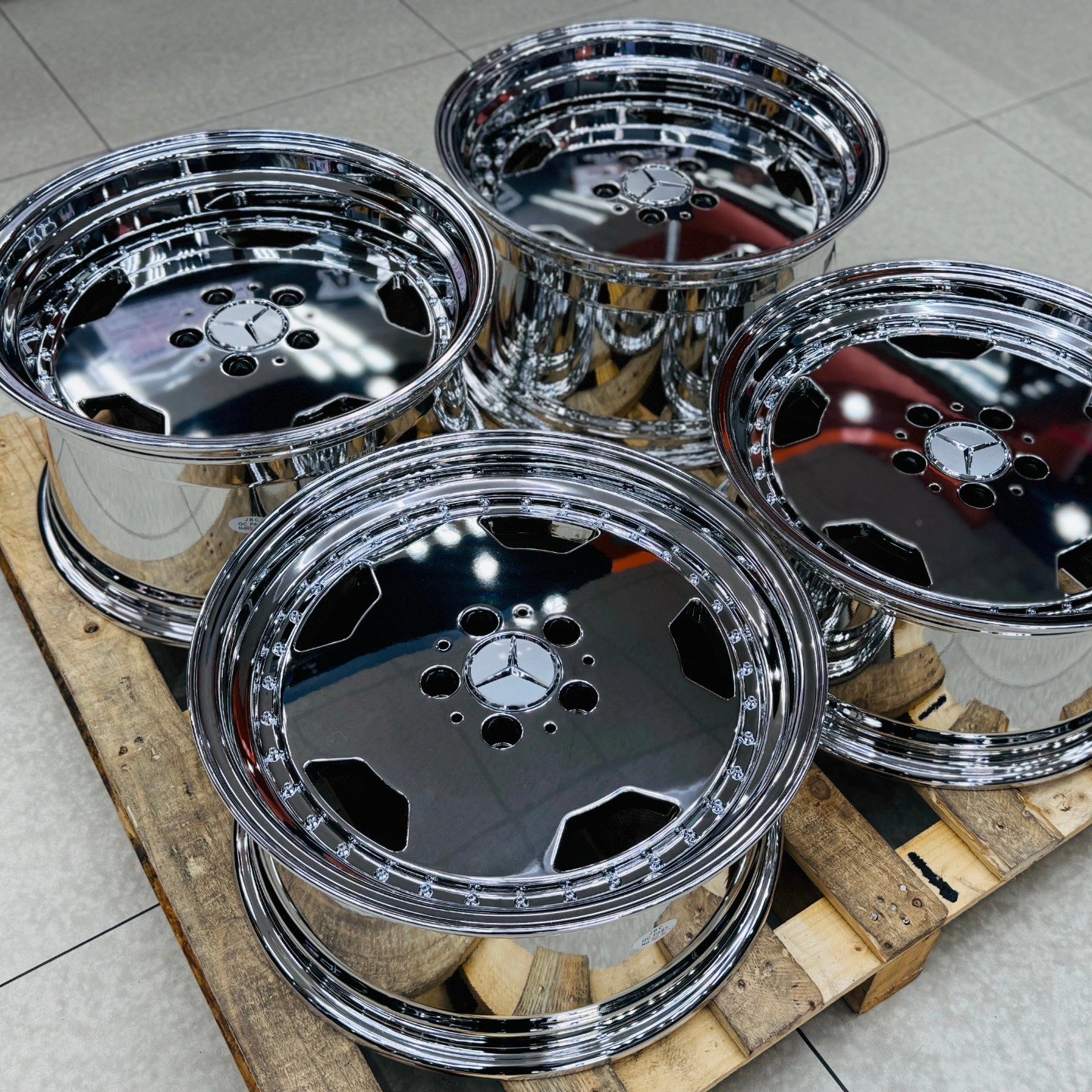 Mercedes-Benz Aero Performa Chrome Wheels – Genuine Mercedes-Benz Parts