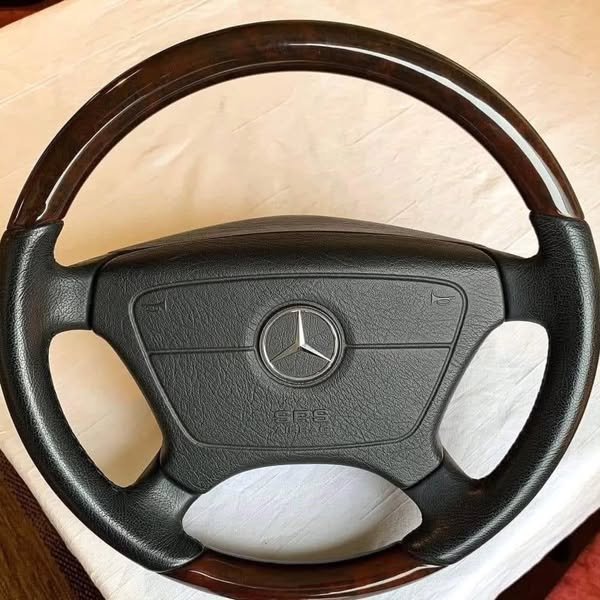 Mercedes-Benz Classic & Retrofit Steering Wheels – Genuine Mercedes-Benz Parts