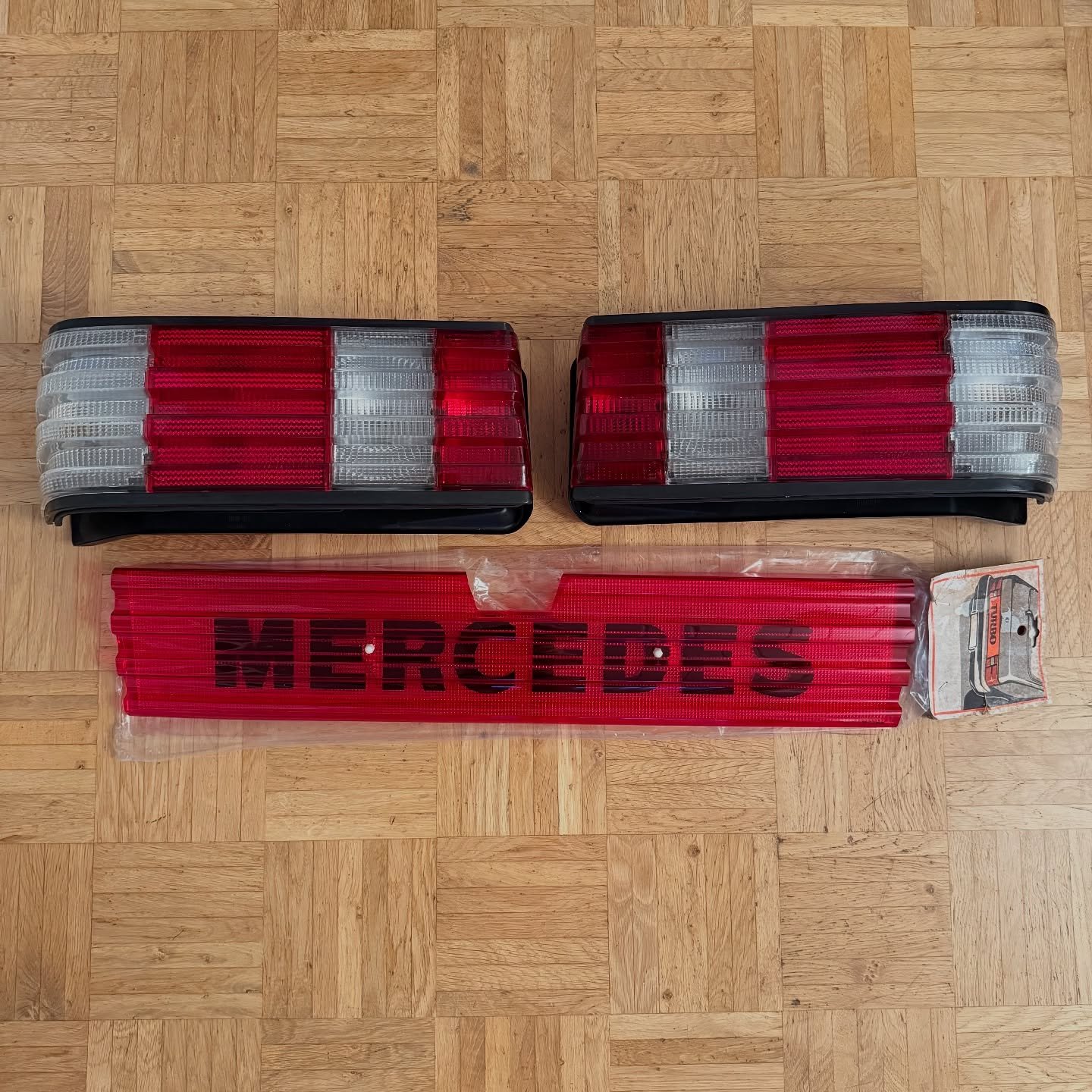 Mercedes-Benz Reflector – Genuine Mercedes-Benz Parts