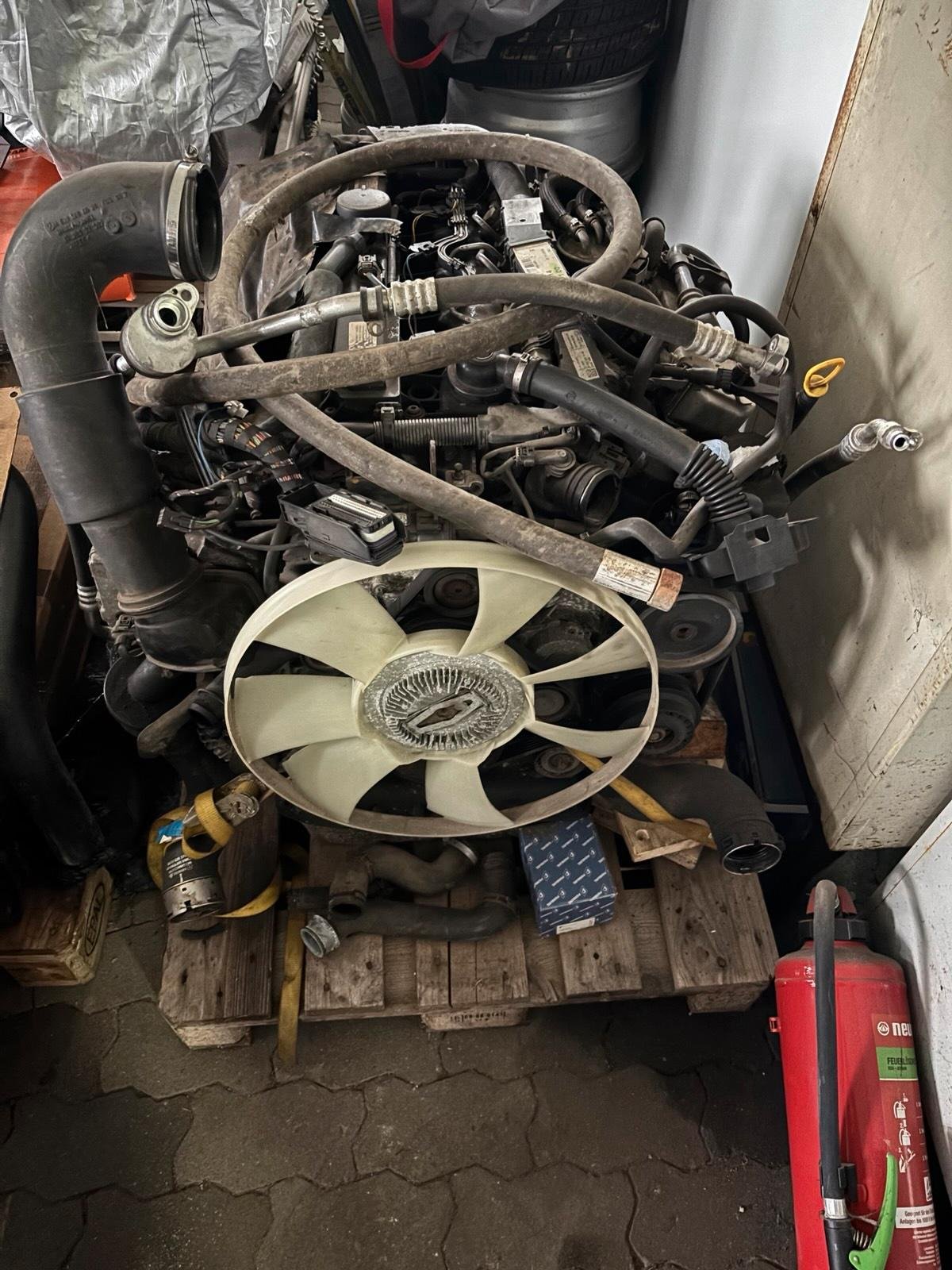 Mercedes-Benz Vito 116 Engine – Genuine Mercedes-Benz Parts