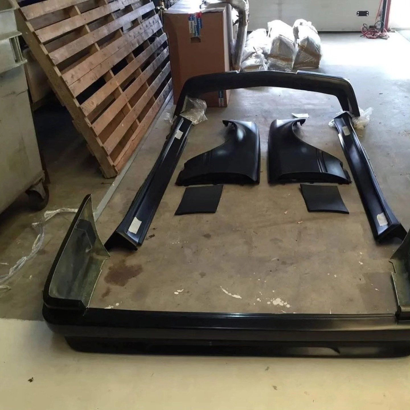 Mercedes-Benz W124 AMG Body Kit – Genuine Mercedes-Benz Parts