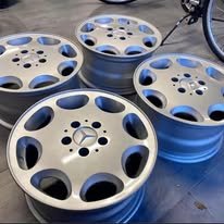 Mercedes-Benz W124 AMG Wheels – Genuine Mercedes-Benz Parts