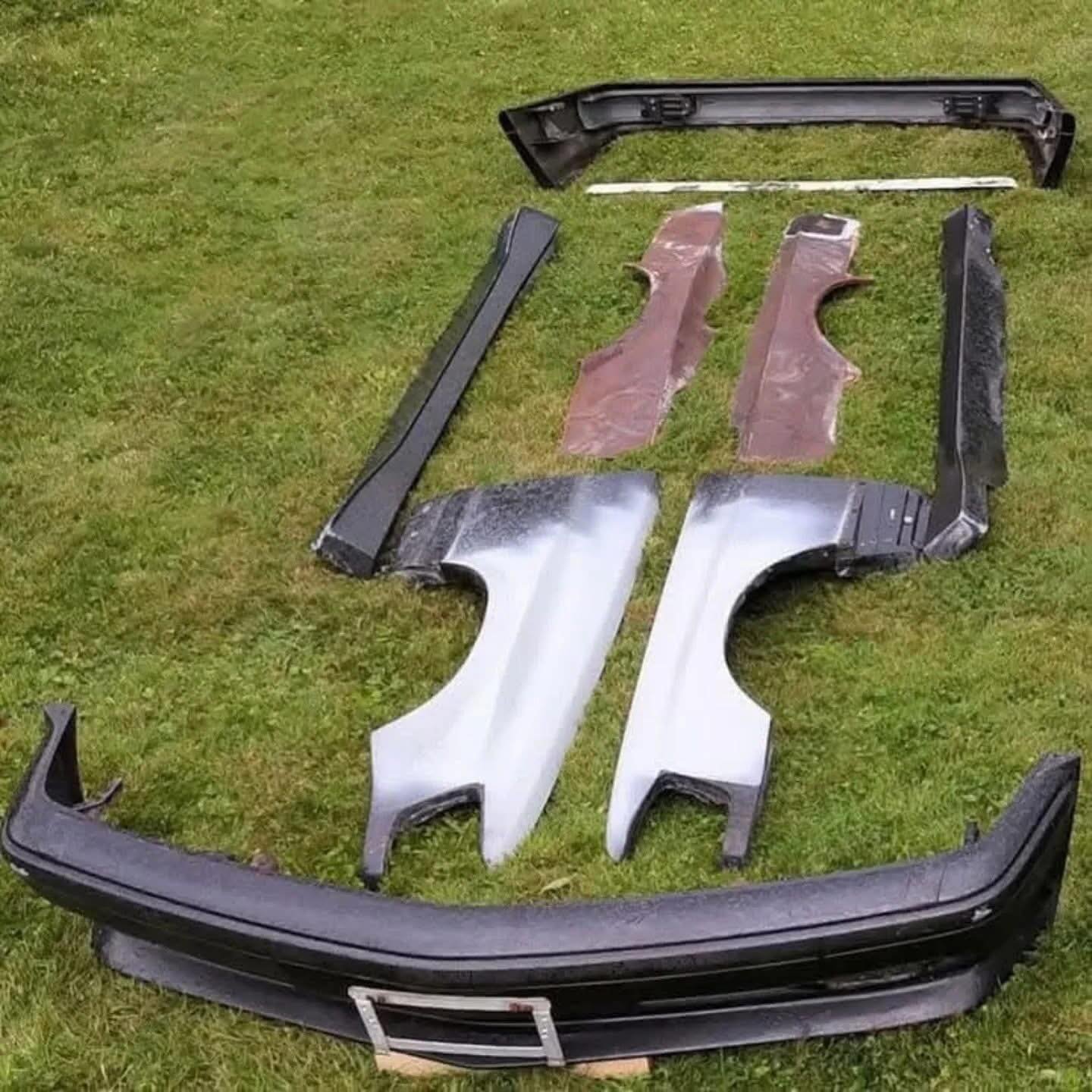 Mercedes-Benz W126 AMG Widebody – Genuine Mercedes-Benz Parts