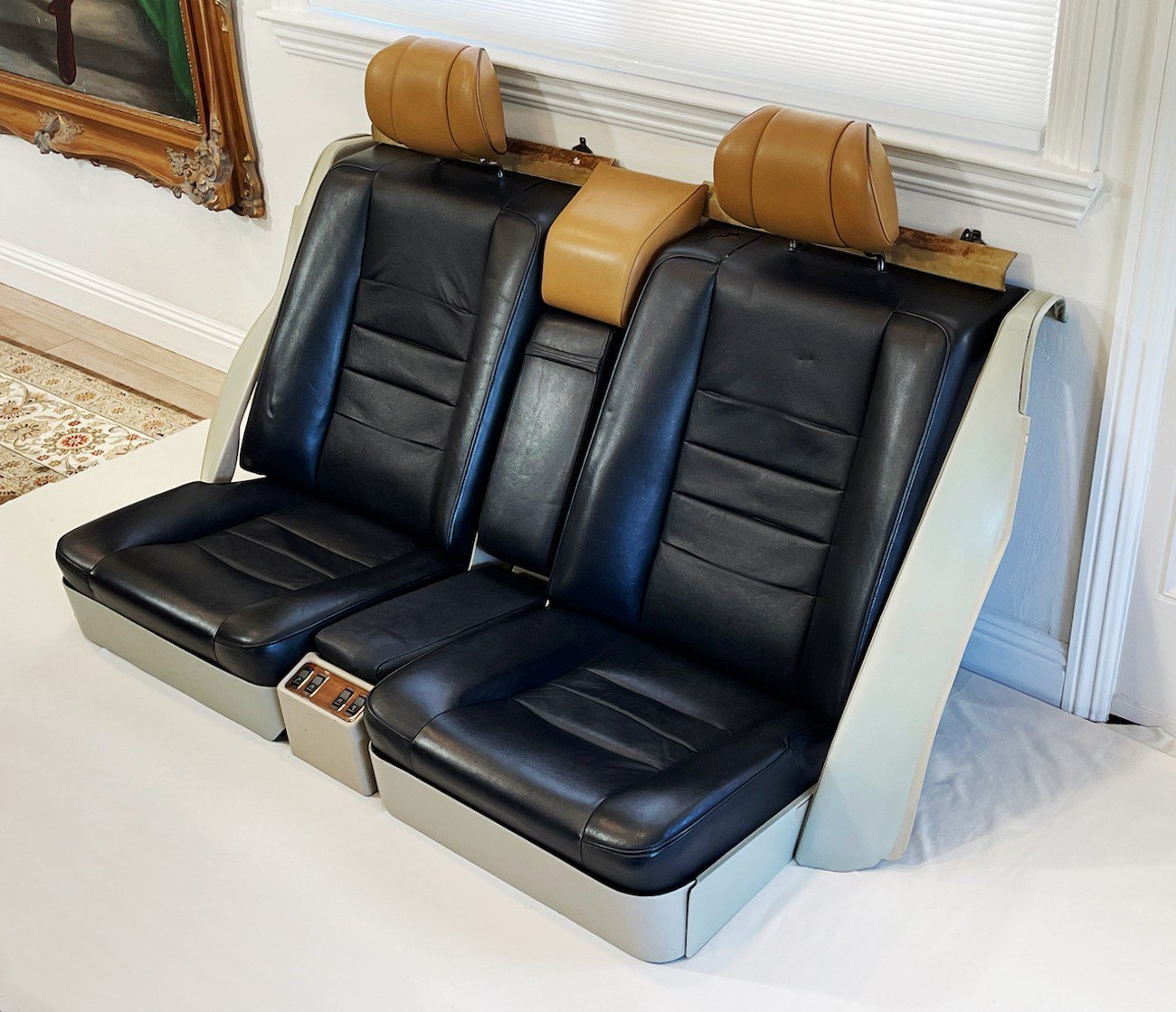 Mercedes-Benz W126 Split Rear Seats – Genuine Mercedes-Benz Parts