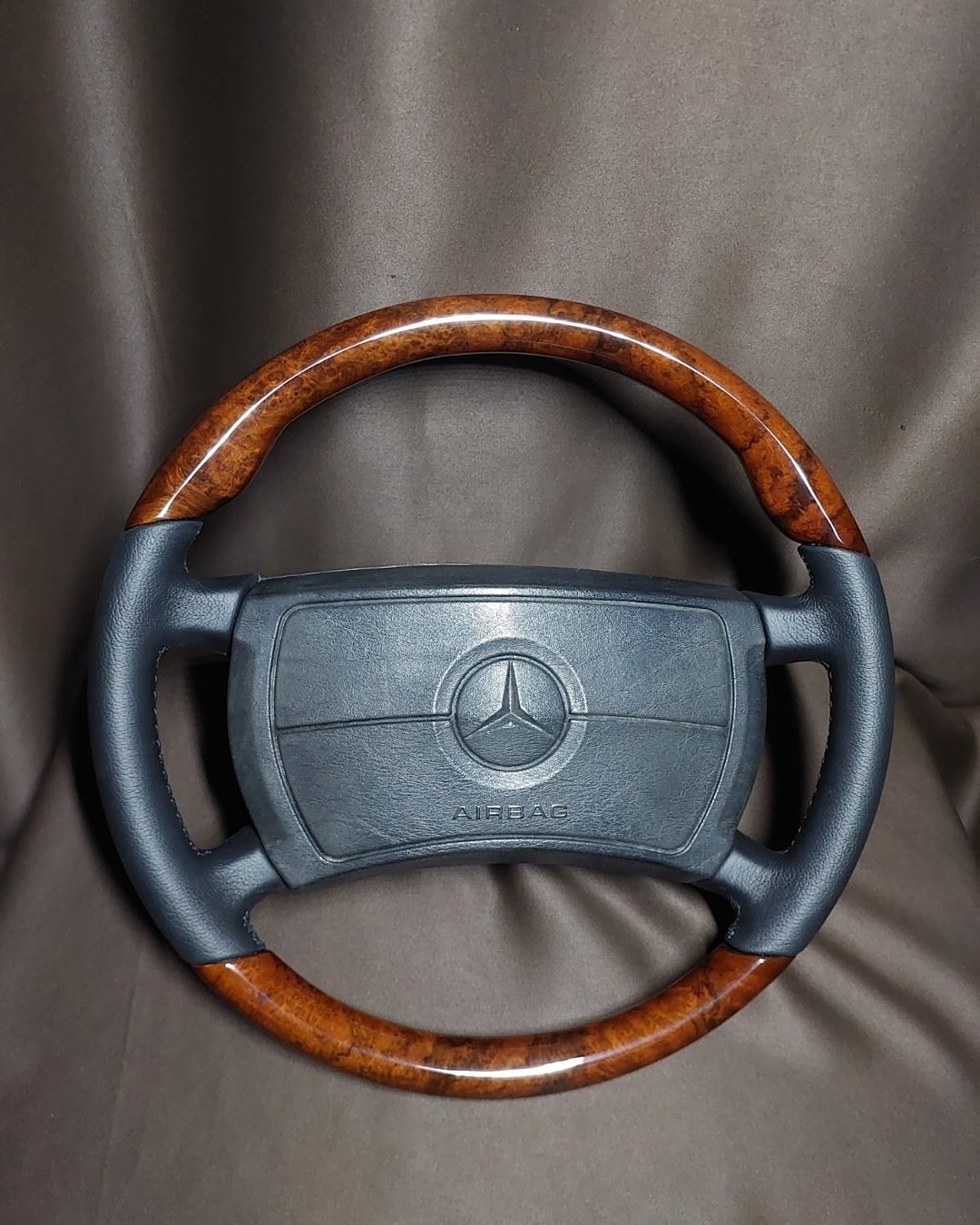 Mercedes-Benz W126 Steering Wheel – Genuine Mercedes-Benz Parts