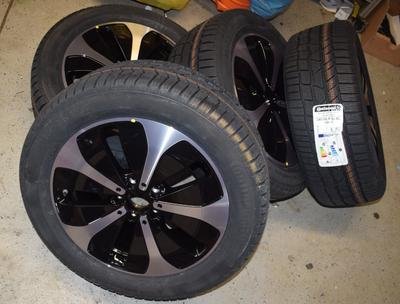 Mercedes-Benz W447 Complete Wheel Set – Genuine Mercedes-Benz Parts