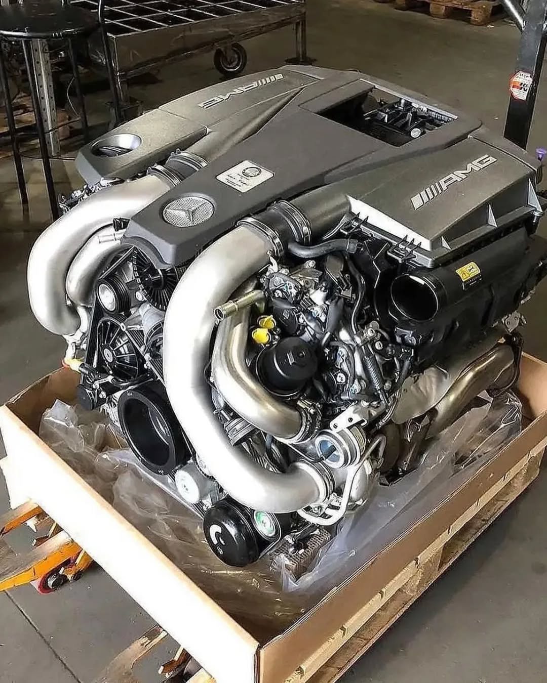 Mercedes M157 5.5L V8 Engine – Genuine Mercedes-Benz Parts