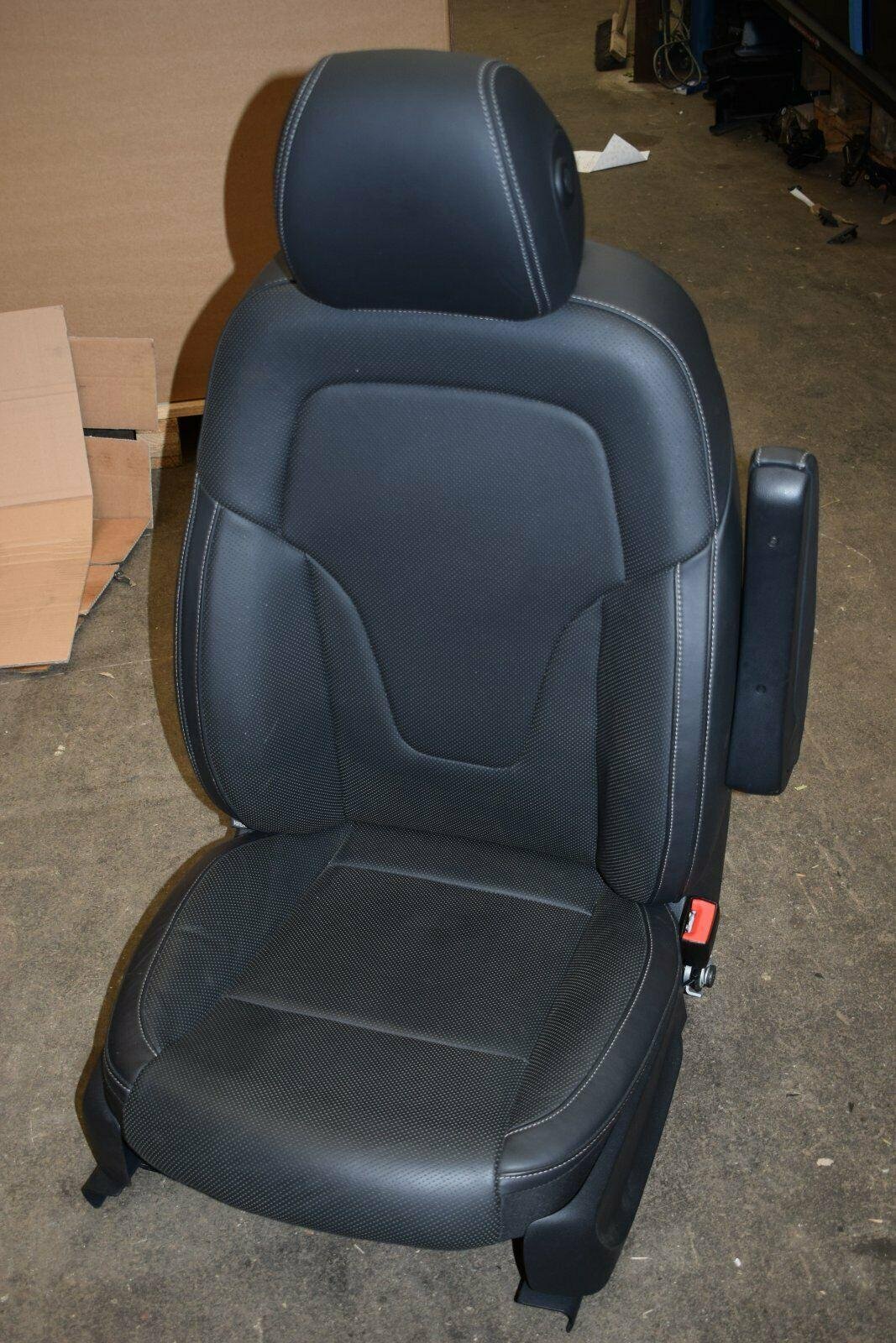 Mercedes W447 Passenger Seat — Black Leather — Fully Electric – Genuine Mercedes-Benz Parts