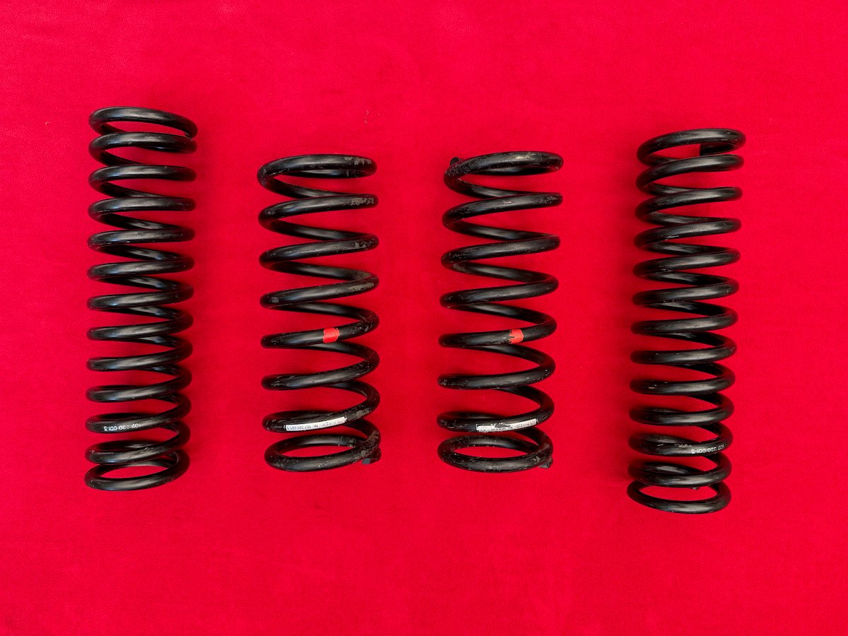 NOS Premerger AMG Springs – Genuine Mercedes-Benz Parts