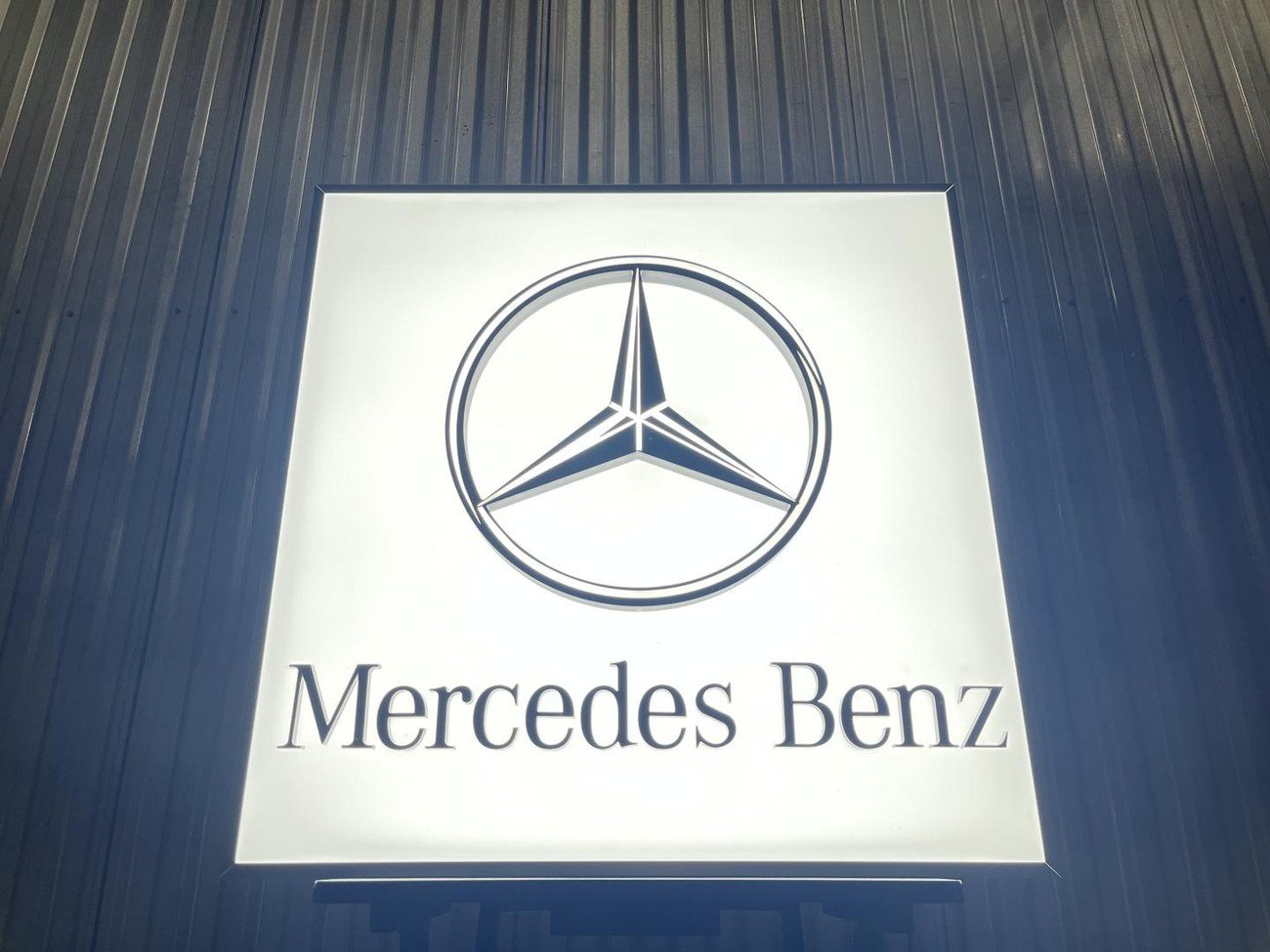 Original Mercedes-Benz Promotional Illuminated Sign – Genuine Mercedes-Benz Parts
