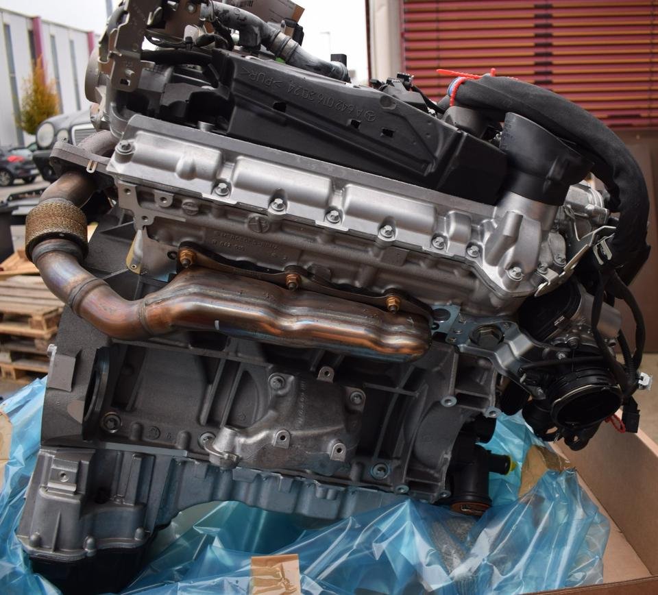 Original Mercedes OM642 Diesel Engine – Genuine Mercedes-Benz Parts