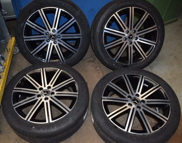 Original Mercedes W447 V-Class Complete Summer Wheel Set - Genuine Mercedes-Benz Parts
