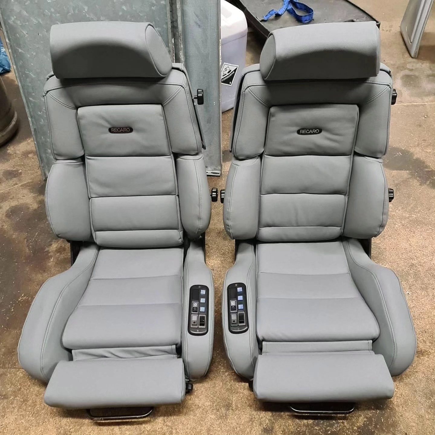 RECARO Classic C81 Seats – Genuine Mercedes-Benz Parts