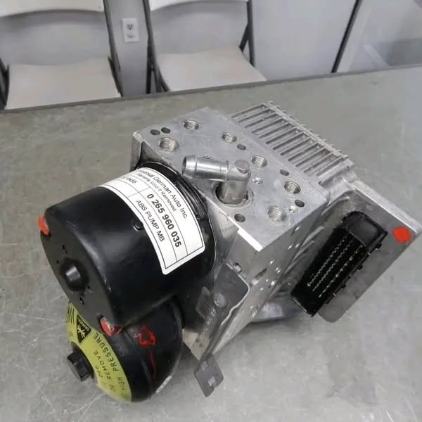 SBC pump for W211 model 2004 – Genuine Mercedes-Benz Parts