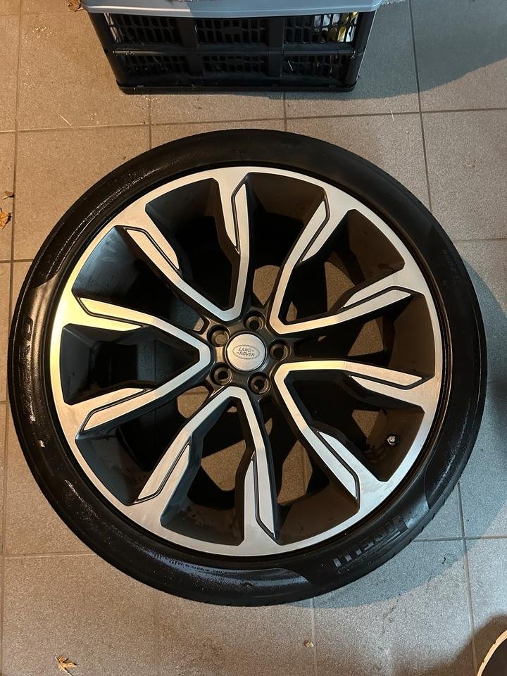 4x Range Rover Velar Felgen 22 Zoll mit Reifen Orginal Sommer