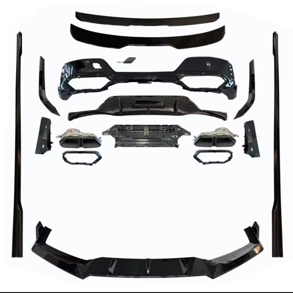 BMW 7er G70 (23–25) Black Knight Style Bodykit