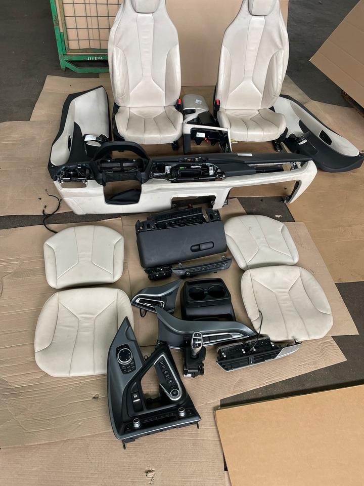 BMW i8 I12 INNENAUSSTATUNG SITZE SEATS SEAT INTERIOR