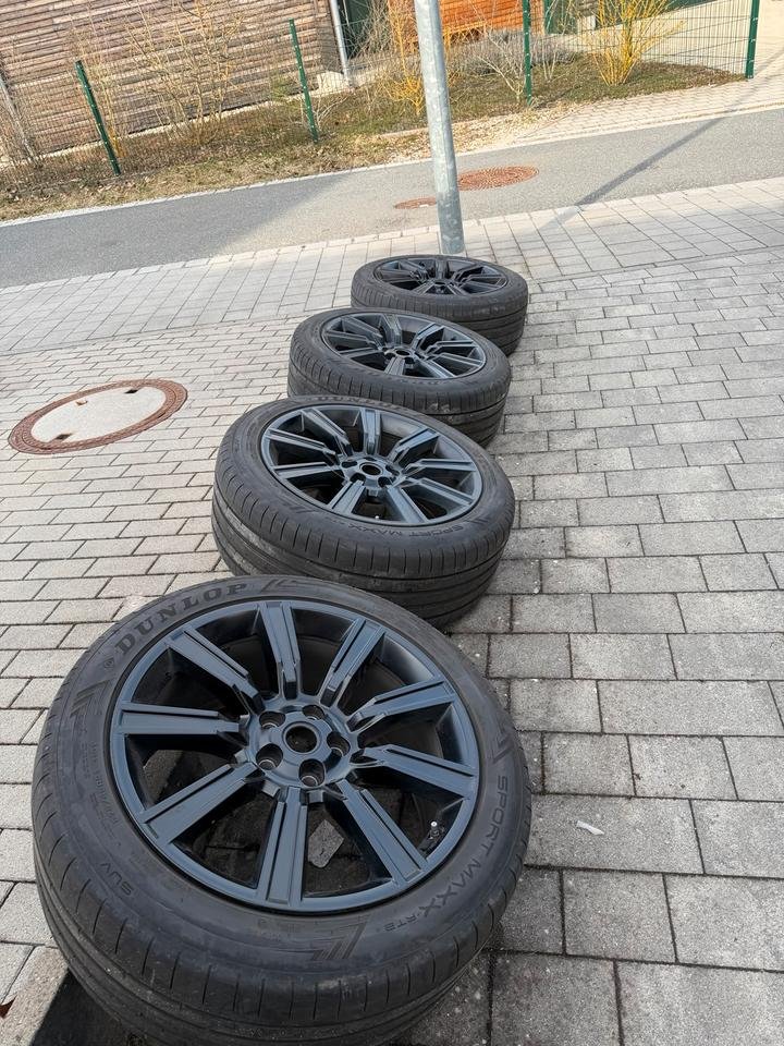 Felgen mit Sommerreifen 21 Zoll Range Rover