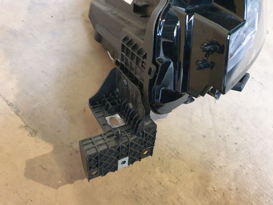 Land L460 Range Rover HIGH LED Scheinwerfer links M8E2-13W030-HP