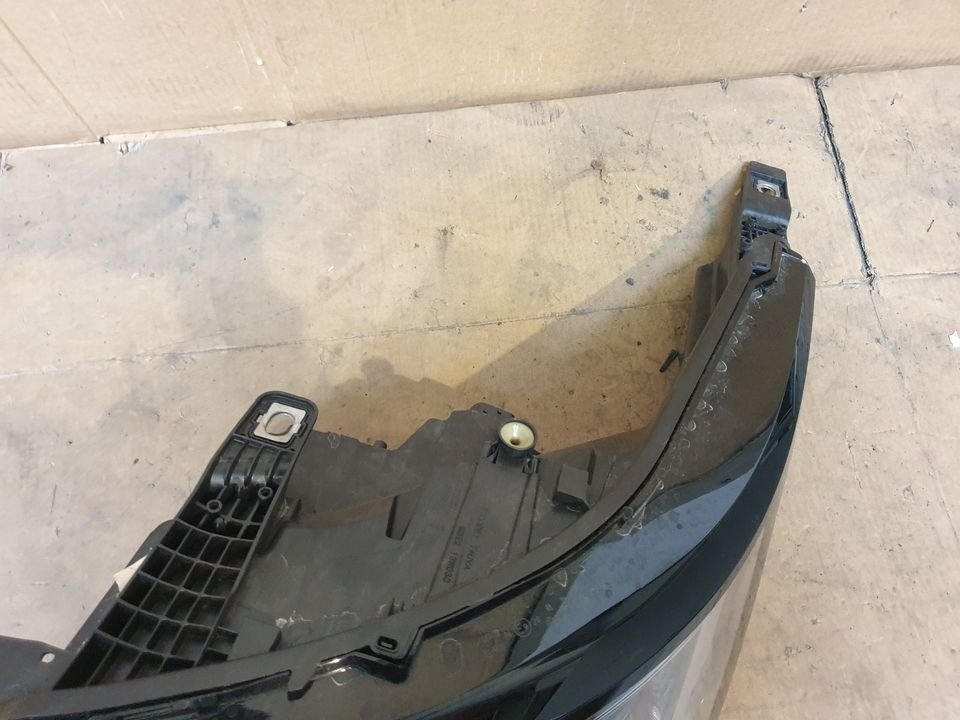 Land L460 Range Rover HIGH LED Scheinwerfer links M8E2-13W030-HP