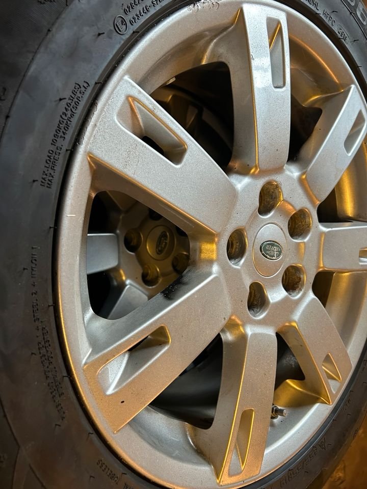 Land Rover Range Rover 4 Reifen, 5 Lochfelge, Aluminium