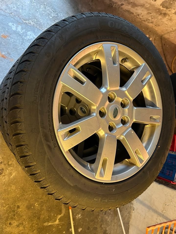 Land Rover Range Rover 4 Reifen, 5 Lochfelge, Aluminium