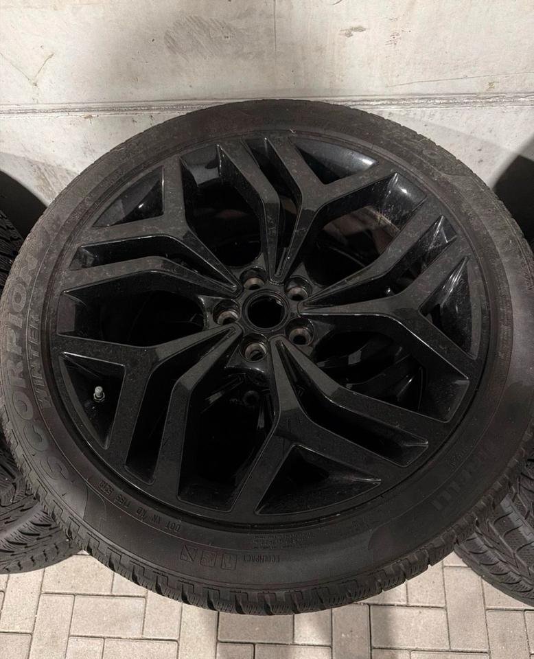 Land Rover Range Rover Felgen + Winterreifen 245/45 R20