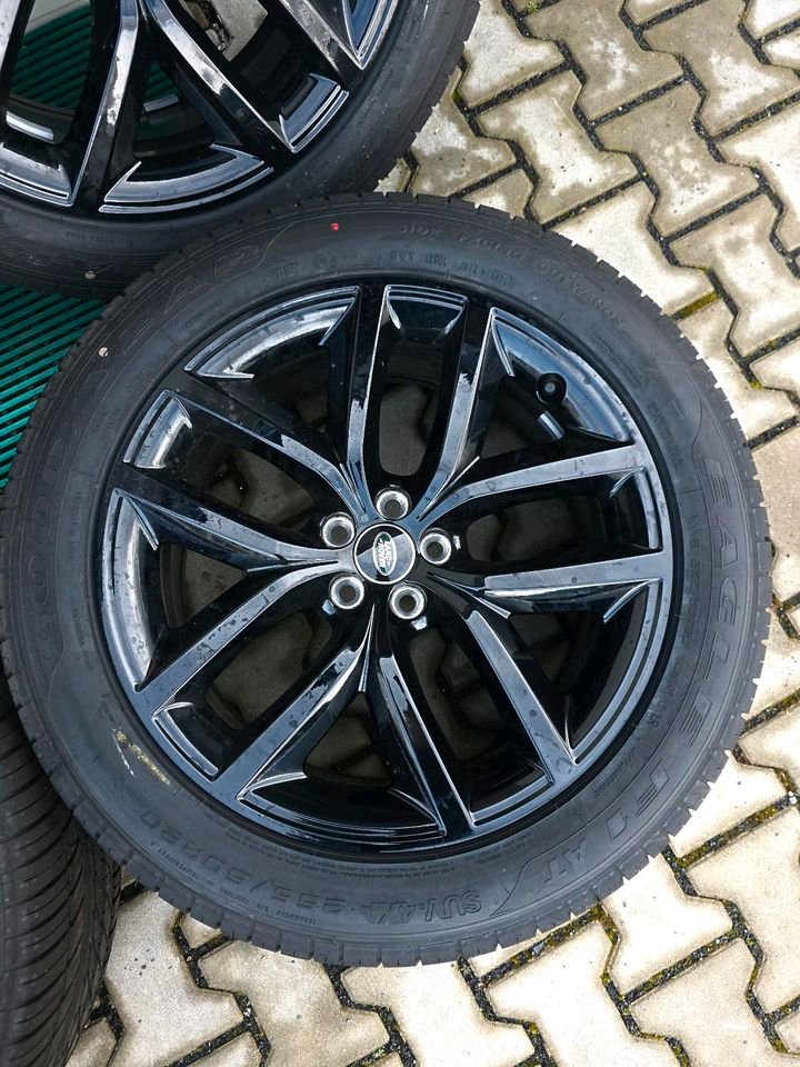 Land Rover Range Rover Velar Felgen Allwetterreifen 255/50 R20