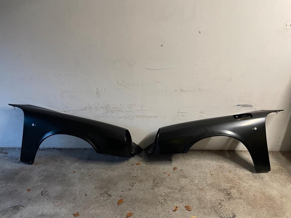 Like new OEM Porsche 911 964 Carrera EURO EU SPEC FENDERS