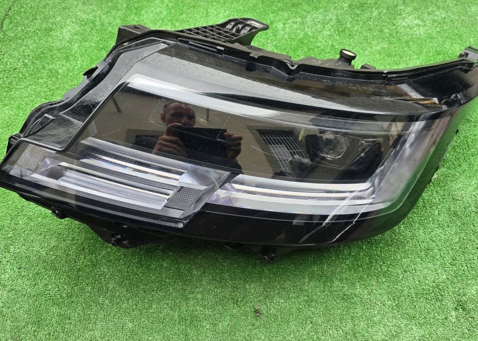 M8E213W030HN LAND ROVER RANGE ROVER L460 led scheinwerfer links