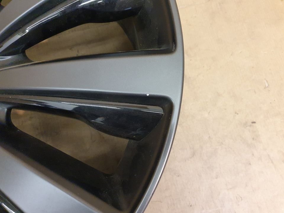 NEW Range Rover L-460 Alu-Felge RECHTS LR166714 9,5x 23" Zoll