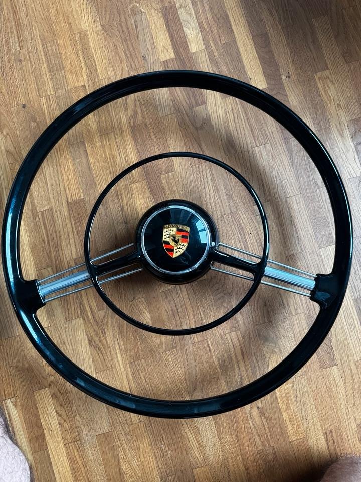 Original Porsche 356 Lenkrad mit Hupenring – sehr guter Zustand